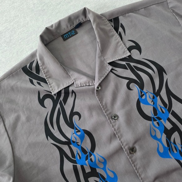 MT:2 Other - MT:2 Mens XXXL Grey Tribal Blue Flame Graphic Short Sleeve Button Up Shirt Y2K